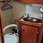 Num Veleiro Em Lizbona