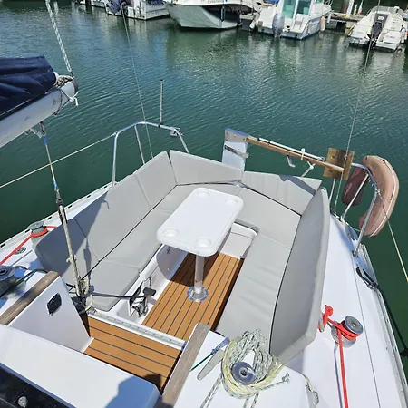 Num Veleiro Em Botel Lissabon